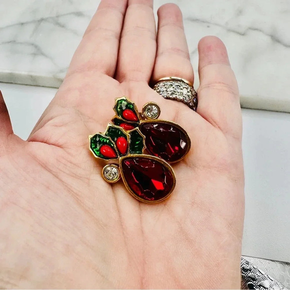 Vintage Avon 80’s Earrings Signed Christmas Holiday Red Jewel Holly Enam… - Picture 8 of 9